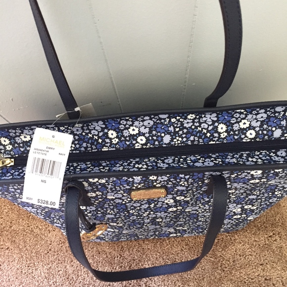 Michael Kors Navy Floral Emry Tote - Picture 5 of 8